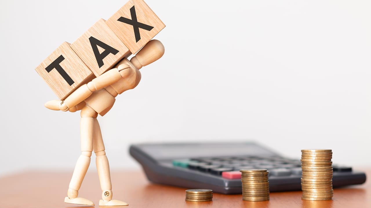 12 Unexpected Reasons Why People are Fleeing California 6 12 Unexpected Reasons Why People are Fleeing California - tax burden ss2269821949