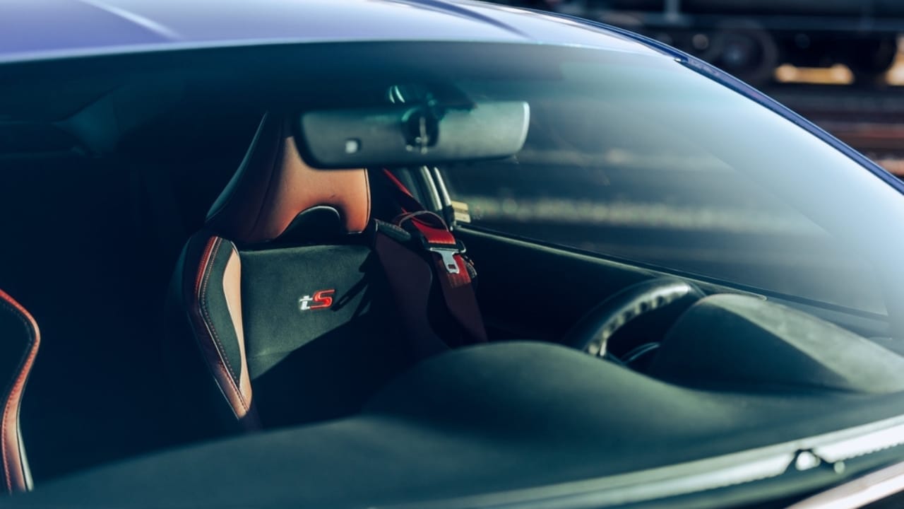 15 Things You Should Never Clean with Windex—and Why 7 15 Things You Should Never Clean with Windex—and Why - Car Windshield ss2188152971