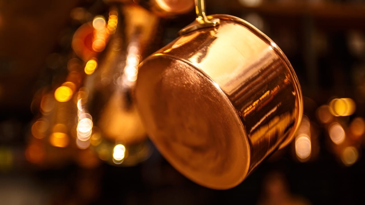 15 Things You Should Never Clean with Windex—and Why 10 15 Things You Should Never Clean with Windex—and Why - Copper kitchenware ss479313718