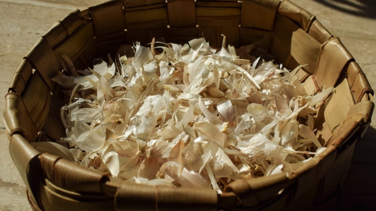 Improve Your Skin Naturally by Adding Garlic to Your Skincare Routine 4 Improve Your Skin Naturally by Adding Garlic to Your Skincare Routine - Garlic Skin ss2125482731