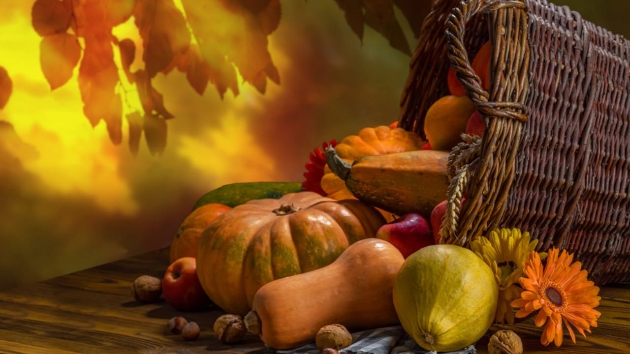 Cozy Fireplace Vibes: 25 Fall Mantel Decor Ideas for 2024 12 Cozy Fireplace Vibes: 25 Fall Mantel Decor Ideas for 2024 - Harvest Basket with vegetable autumn fruits ss2491573853