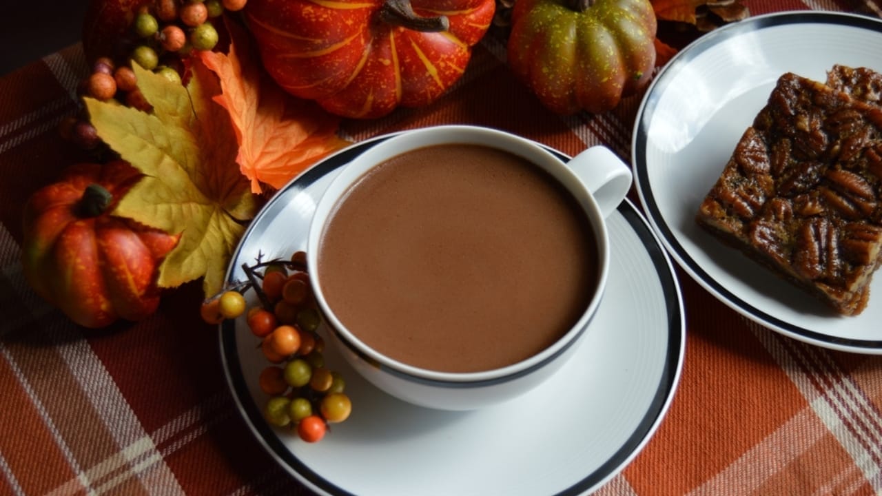 Cozy Fireplace Vibes: 25 Fall Mantel Decor Ideas for 2024 24 Cozy Fireplace Vibes: 25 Fall Mantel Decor Ideas for 2024 - Hot Cocoa in autumn ss2201316911