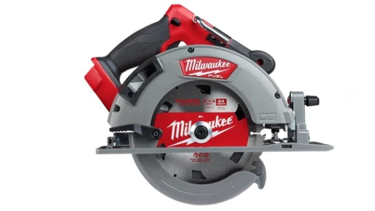 10 Milwaukee M18 Tools Every Pro Should Own 9 10 Milwaukee M18 Tools Every Pro Should Own - M18 Fuel 7 one forth Circular Saw