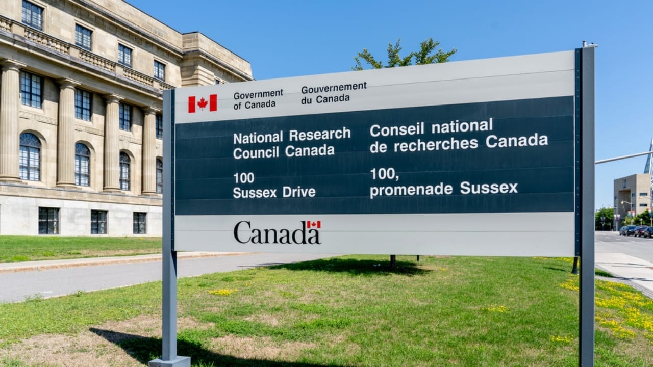 Investigation Shows the Spread of ‘Forever Chemicals’ in Agriculture Through Sewage Sludge 5 Investigation Shows the Spread of ‘Forever Chemicals’ in Agriculture Through Sewage Sludge - National Research Council in Ottawa Canada ss1800806230