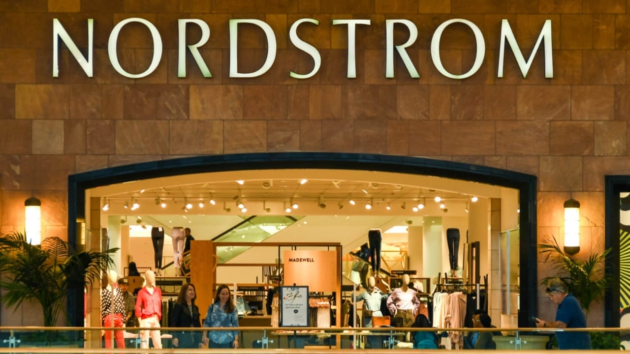18 Stores Where Your Dog Gets VIP Treatment - Nordstrom dp255843662