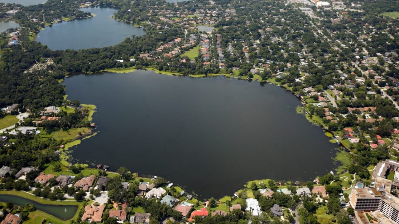 The 14 Hottest Suburbs in Florida’s Red-Hot Housing Market 6 The 14 Hottest Suburbs in Florida’s Red-Hot Housing Market - Orlando Lakefront ss1323136553