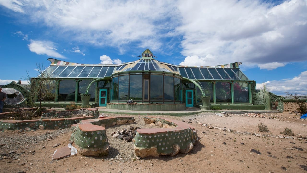 10 Self-Sustaining, Zero-Waste Earthships That Cost Next to Nothing to Maintain 5 10 Self-Sustaining, Zero-Waste Earthships That Cost Next to Nothing to Maintain -