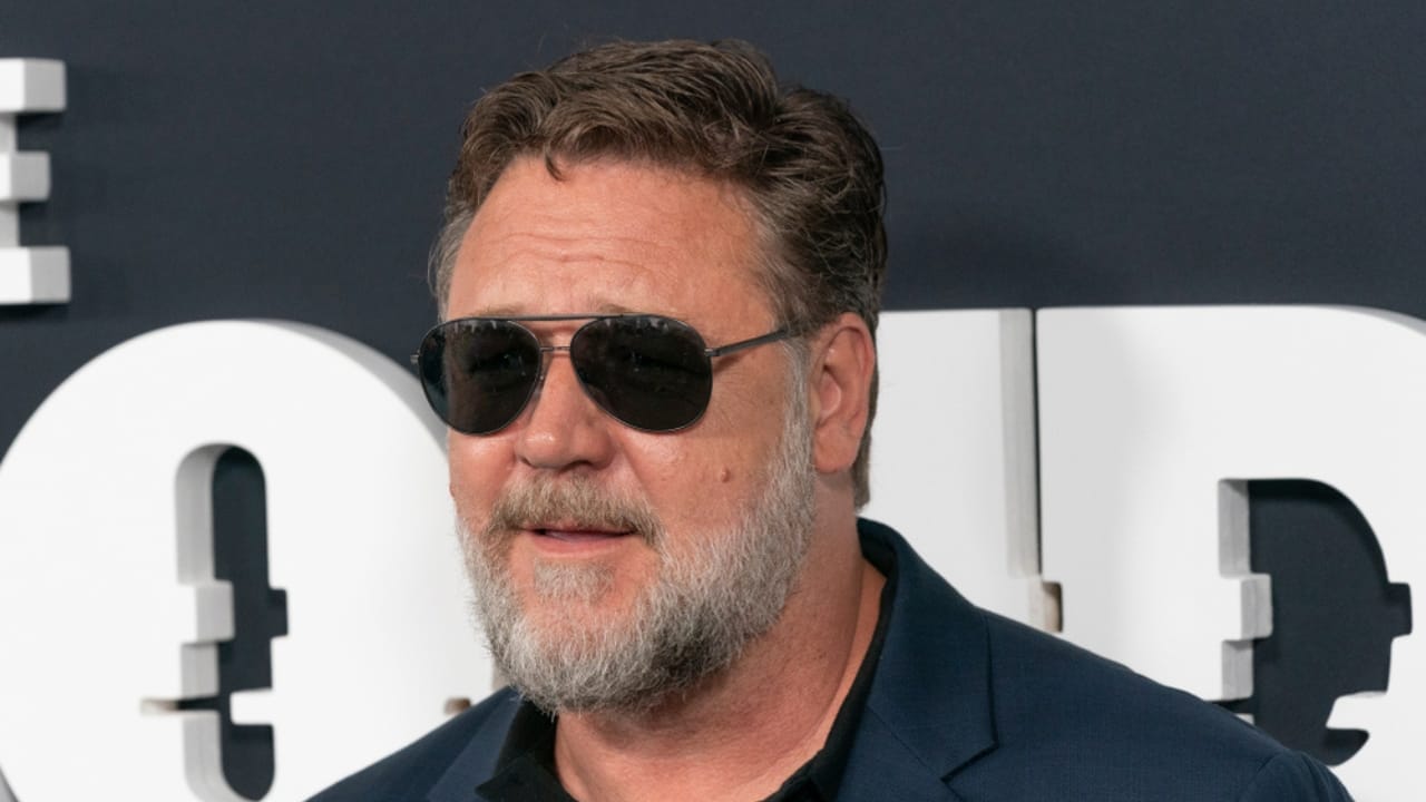 Saddle Up: 13 Best Horse Movies for Your Next Movie Night 8 Saddle Up: 13 Best Horse Movies for Your Next Movie Night - Russell Crowe ss1433243810