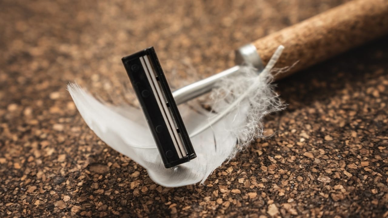 Stop Storing These 15 Things in the Bathroom—Here’s Why 8 Stop Storing These 15 Things in the Bathroom—Here’s Why - Safety Razor ss2510200375