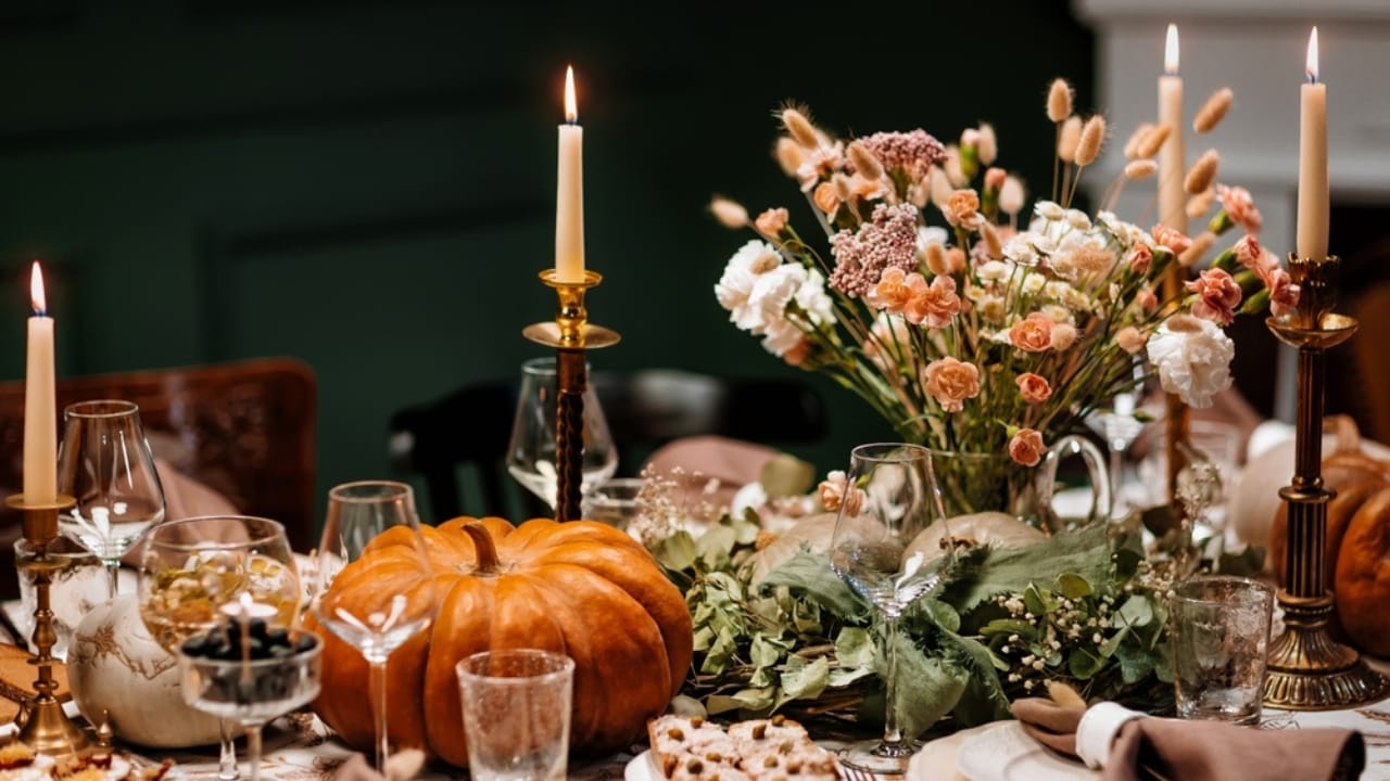 29 Fall Decor Tips for a Warm, Comfy & Inviting Home 3 29 Fall Decor Tips for a Warm, Comfy & Inviting Home - Thanks giving dinner table ss2212571747
