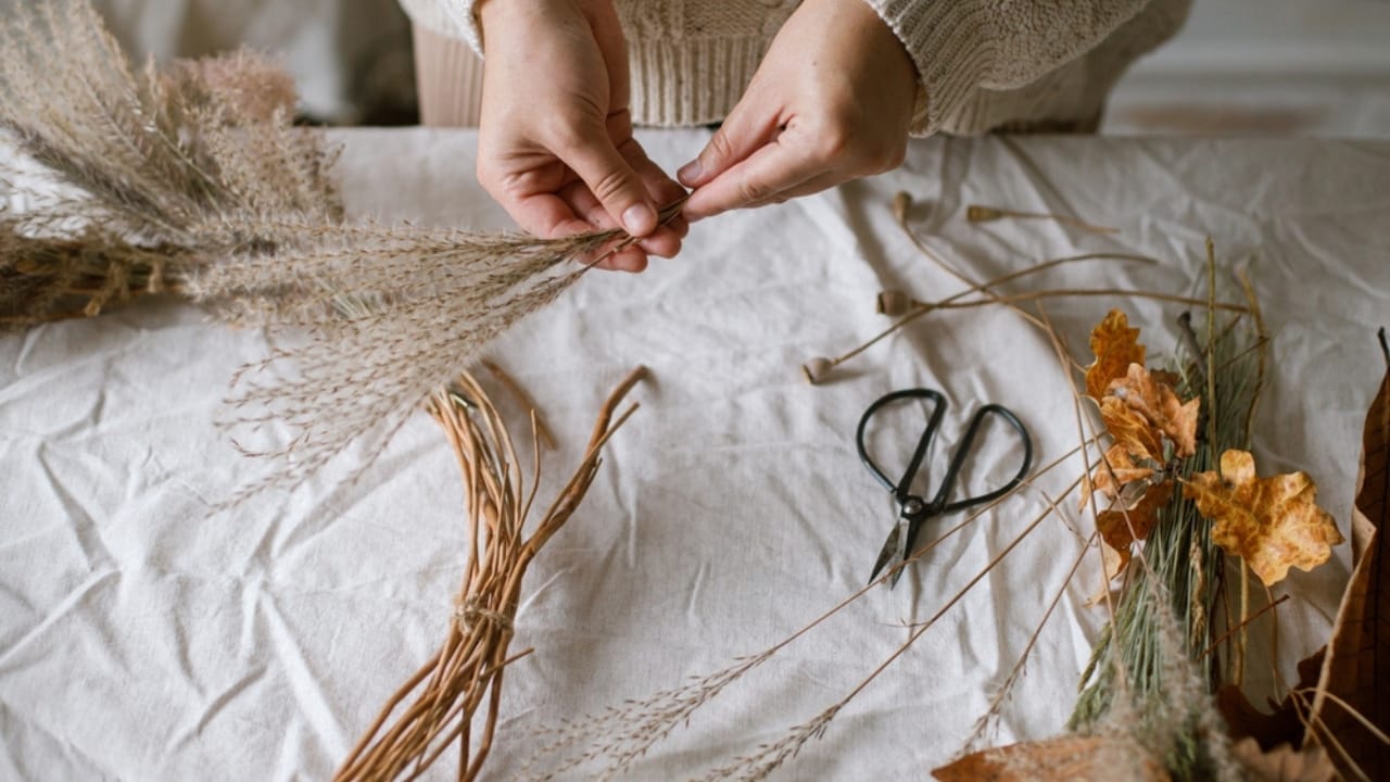 Cozy Fireplace Vibes: 25 Fall Mantel Decor Ideas for 2024 14 Cozy Fireplace Vibes: 25 Fall Mantel Decor Ideas for 2024 - Twig Arrangements autumn ss2483033643