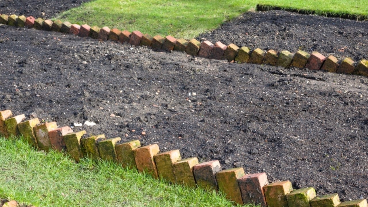 Keep Your Gravel Weed-Free: 10 Simple Weed Removal Techniques 4 Keep Your Gravel Weed-Free: 10 Simple Weed Removal Techniques - brick edging dp453521494