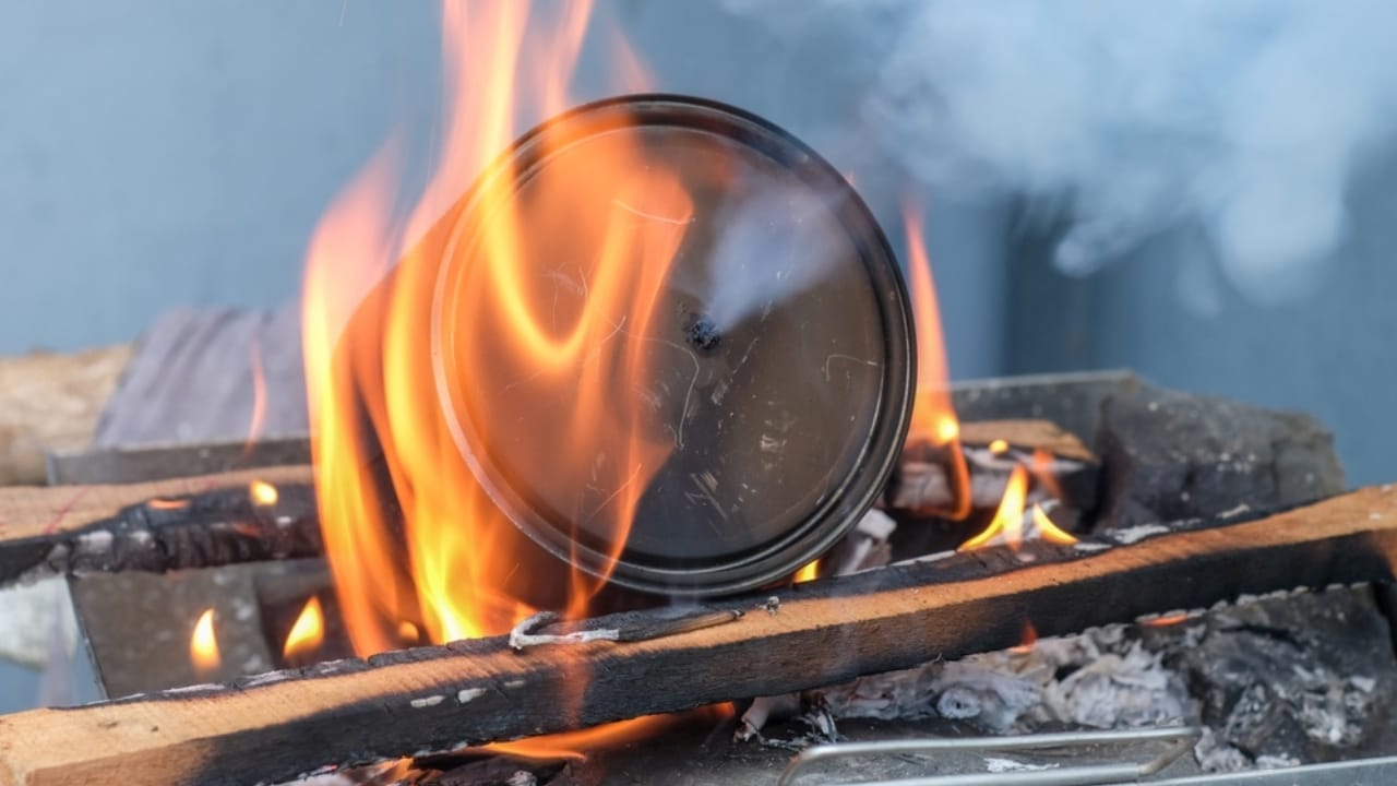 Never Be Left in the Cold with These 12 Fire-Starting Tricks 8 Never Be Left in the Cold with These 12 Fire-Starting Tricks - char cloth ss2444262623