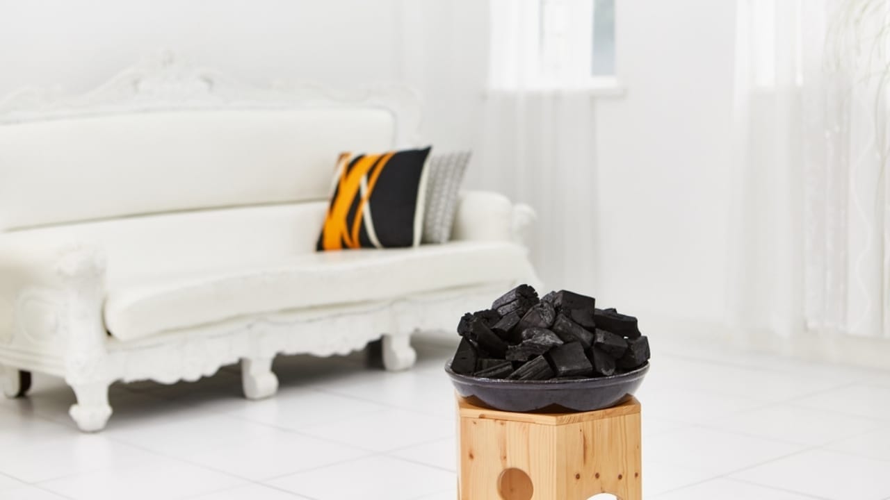 18 Simple Ways to Keep Your Home Smelling Fresh & Inviting 6 18 Simple Ways to Keep Your Home Smelling Fresh & Inviting - charcoal in house ss2259721091