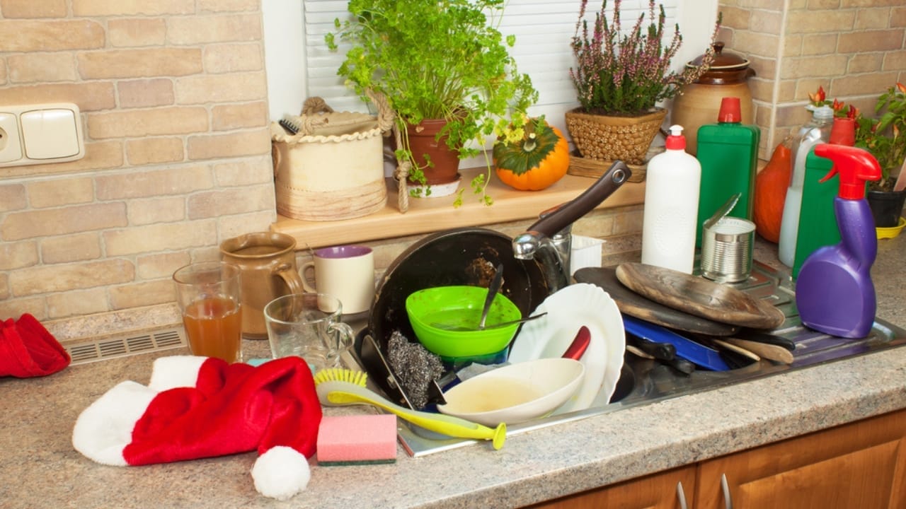 13 Countertop Items to Ditch for a Sleeker, Designer-Approved Kitchen 7 13 Countertop Items to Ditch for a Sleeker, Designer-Approved Kitchen - cluttered kitchen dp129330118