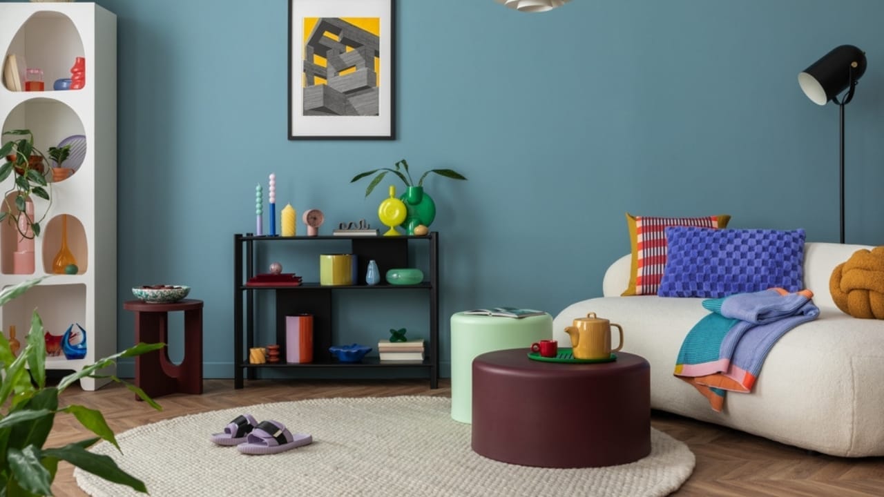 12 Interior Design Blunders Stealing Your Home's Cozy Vibe 2 12 Interior Design Blunders Stealing Your Home's Cozy Vibe - colorful living room interior design ss2465167429