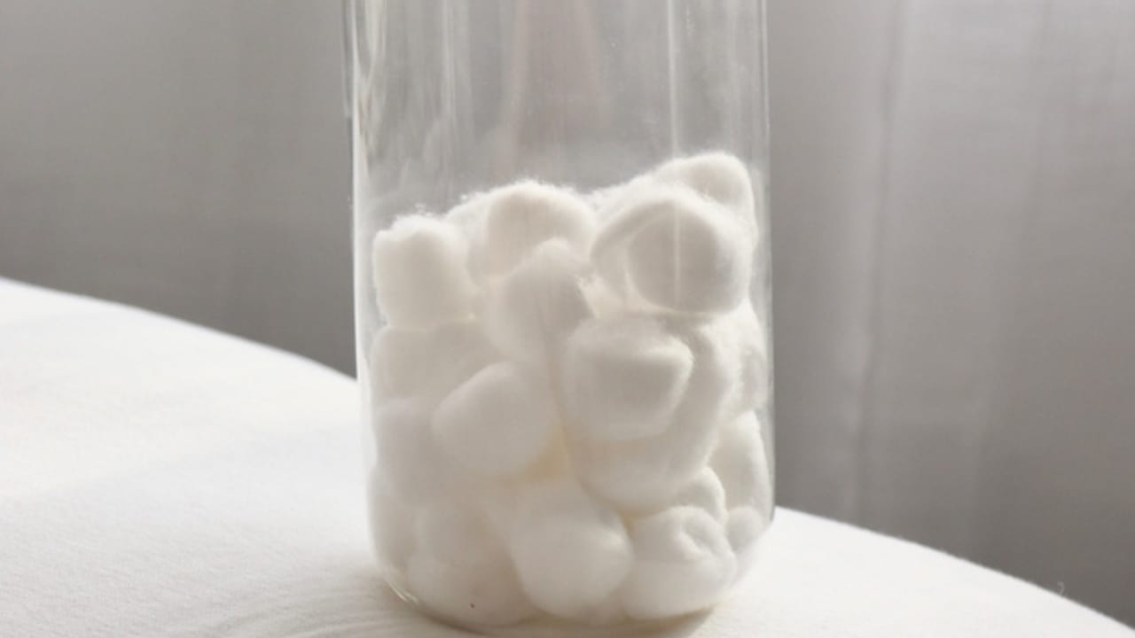 Never Be Left in the Cold with These 12 Fire-Starting Tricks 3 Never Be Left in the Cold with These 12 Fire-Starting Tricks - cotton ball ss2251449575