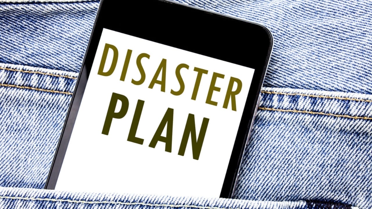 15 Common Prepper Mistakes That Could Cost You— And How to Avoid Them 16 15 Common Prepper Mistakes That Could Cost You— And How to Avoid Them - disaster plan dp186193134