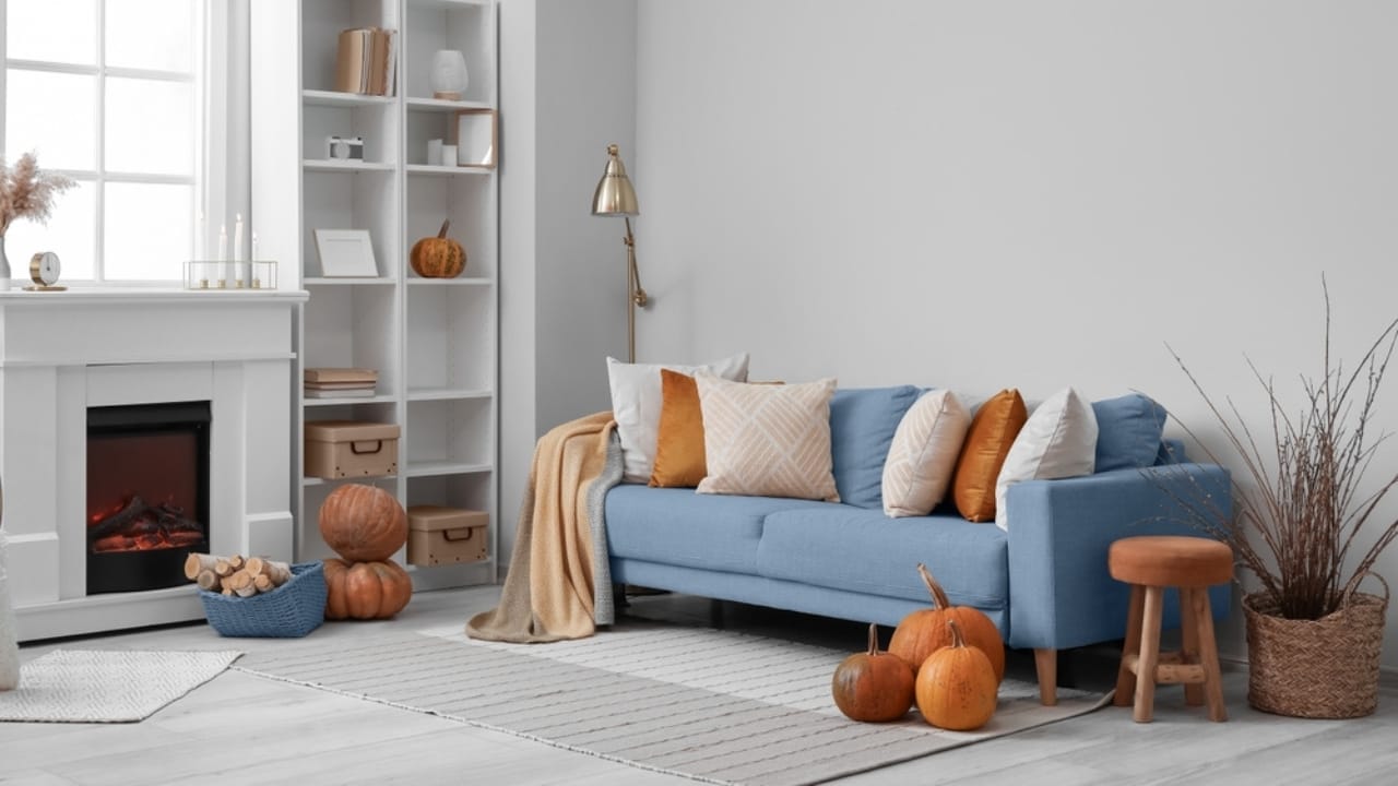 Cozy Fireplace Vibes: 25 Fall Mantel Decor Ideas for 2024 2 Cozy Fireplace Vibes: 25 Fall Mantel Decor Ideas for 2024 - fireplace with pumpkins autumn interior living room ss2433405045