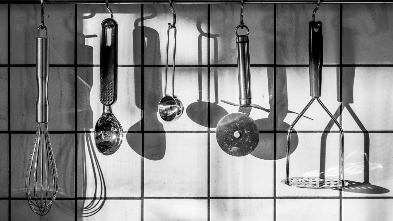 13 Countertop Items to Ditch for a Sleeker, Designer-Approved Kitchen 14 13 Countertop Items to Ditch for a Sleeker, Designer-Approved Kitchen - kitchen gadgets wc