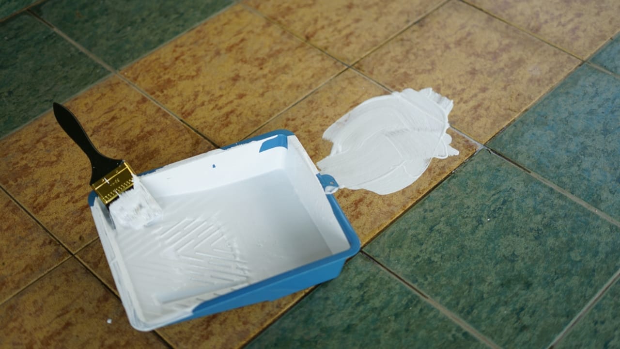 Cat Litter Isn’t Just for Cats: 10 Other Creative Alternative Uses 11 Cat Litter Isn’t Just for Cats: 10 Other Creative Alternative Uses - paint spilled on the floor ss1786493198