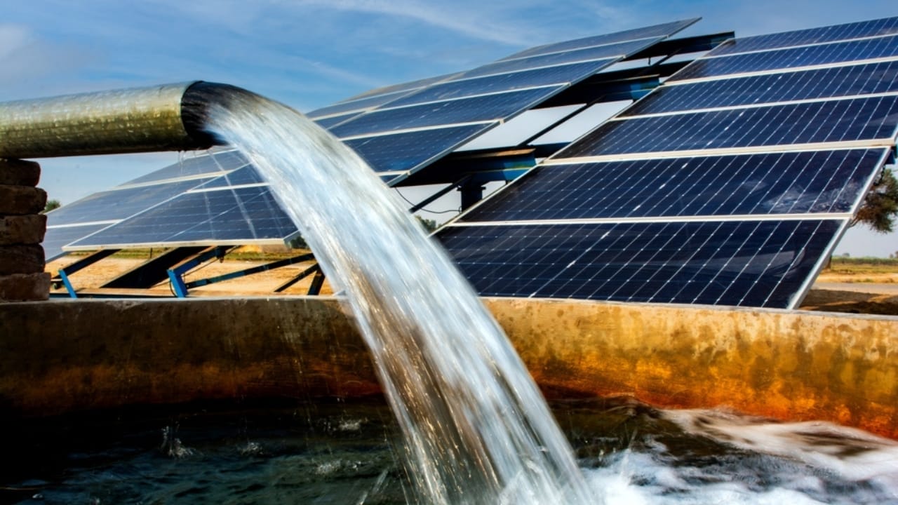 16 Unexpected Places to Find Water in an Emergency 9 16 Unexpected Places to Find Water in an Emergency - solar with water ss2394736305