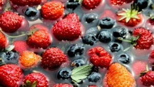 Extend Your Berries’ Shelf Life with This Simple Vinegar Trick 1 Extend Your Berries’ Shelf Life with This Simple Vinegar Trick - strawberries and blueberries ss616847762
