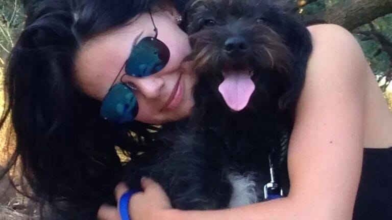 After a Stray Dog Saves Her Life, a Woman Embarks on a Heartfelt Journey to Reunite with Her - stray dog 1