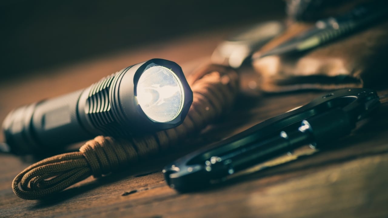 Urban Survival Kit: 16 Non-Lethal Essentials for Modern Self-Defense 2 Urban Survival Kit: 16 Non-Lethal Essentials for Modern Self-Defense - tactical flashlight ss1976027978