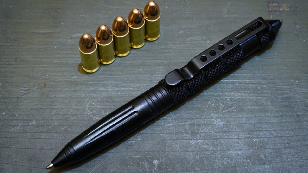 Urban Survival Kit: 16 Non-Lethal Essentials for Modern Self-Defense 6 Urban Survival Kit: 16 Non-Lethal Essentials for Modern Self-Defense - tactical pen ss2099603272