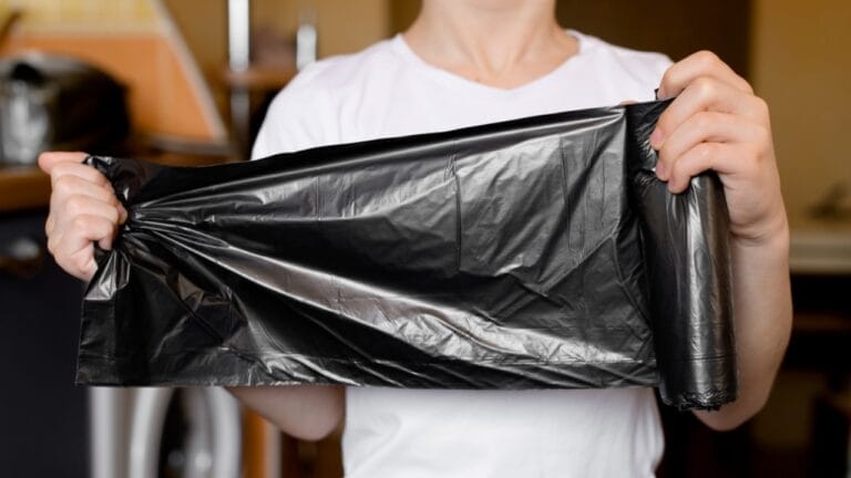 Millennial Minimalism: 15 Things to Let Go of in Your 30s 4 Millennial Minimalism: 15 Things to Let Go of in Your 30s - trash bag ss2425357269