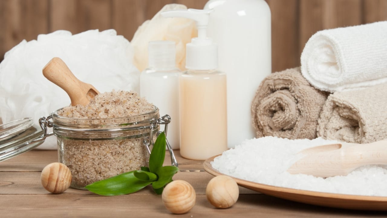 Forget Chemical Sprays: Why Epsom Salt Potpourri is the New Go-To for Fresh Homes 6 Forget Chemical Sprays: Why Epsom Salt Potpourri is the New Go-To for Fresh Homes - Epsom Salt Potpourri bathroom spa ss1202291437