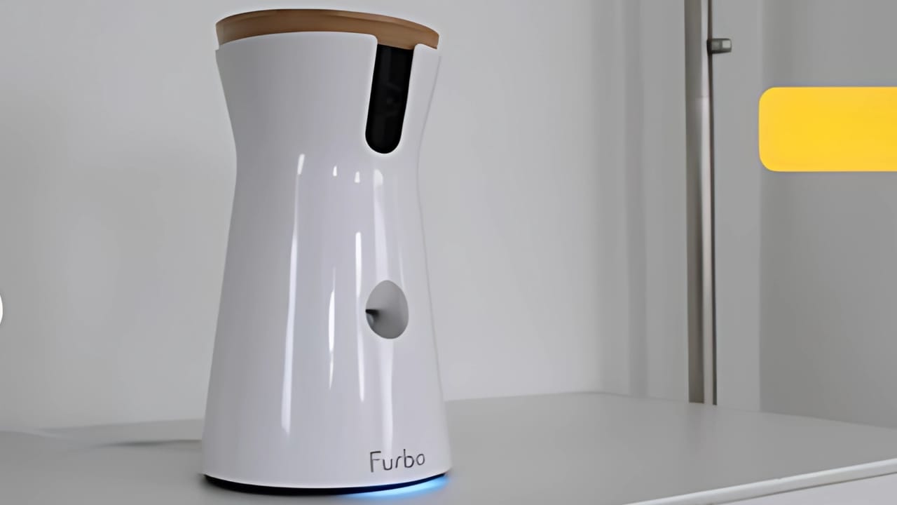 17 Apps Every Pet Owner Should Download Right Now 2 17 Apps Every Pet Owner Should Download Right Now - Furbo 360° Dog Camera