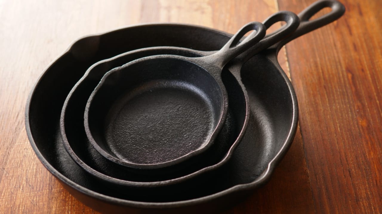 54% of Americans Face Disaster Risks: 18 Goodwill Essentials for Budget Survival Kits - Kitchen tools Blank Cast Iron Skillet Pan ss1392232295
