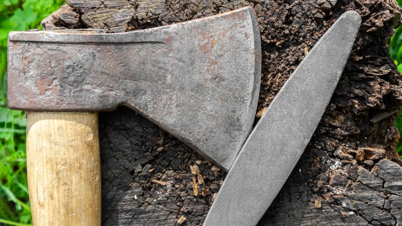 The Bushcrafter's Guide to Sharpening an Axe by Hand 6 The Bushcrafter's Guide to Sharpening an Axe by Hand -