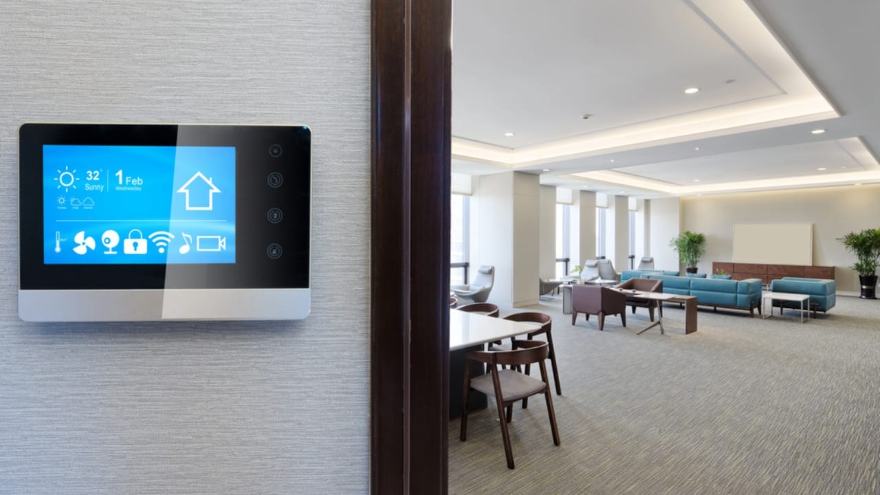 8 Ways Experts Insulate Windows and Doors Before a Freeze—and Why You Should Too 9 8 Ways Experts Insulate Windows and Doors Before a Freeze—and Why You Should Too - Smart Temperature Control dp169753926