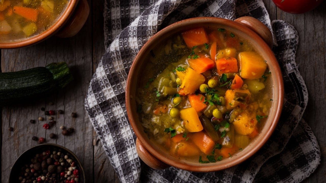 10 High-Protein Soups That Make Weight Loss Feel Like Comfort Food - Smoky Chicken Quinoa Soup dp417400454