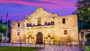 15 Historic U.S. Sites Every History Buff Should Visit 1 15 Historic U.S. Sites Every History Buff Should Visit - The Alamo in San Antonio Texas USA ss451730062 degm