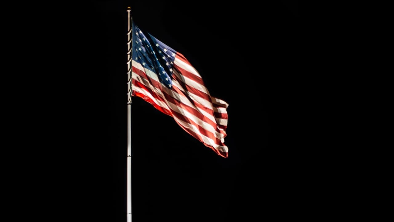 Old Glory in the Spotlight: 6 Tips for Illuminating Your Flagpole According to U.S. Guidelines - US flagpole light dp381721124