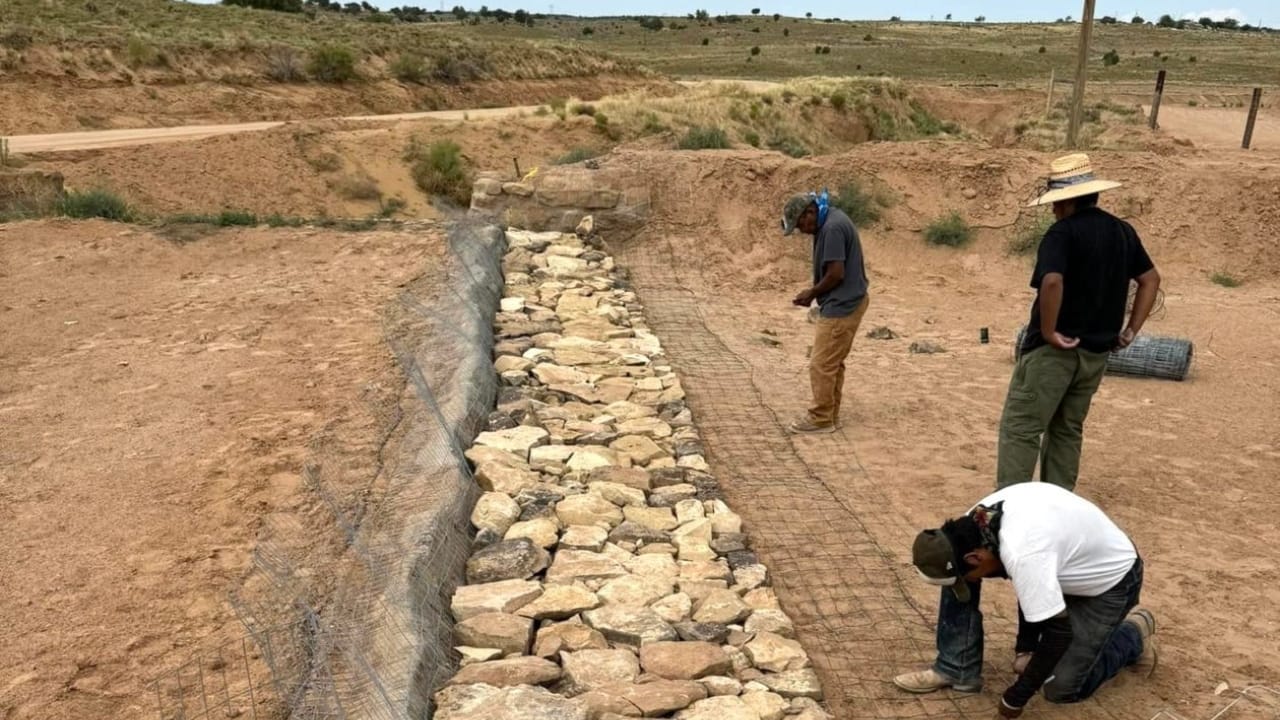 Generations-Old Navajo Techniques Restores Land & Address Climate Change 4 Generations-Old Navajo Techniques Restores Land & Address Climate Change - YALE 3