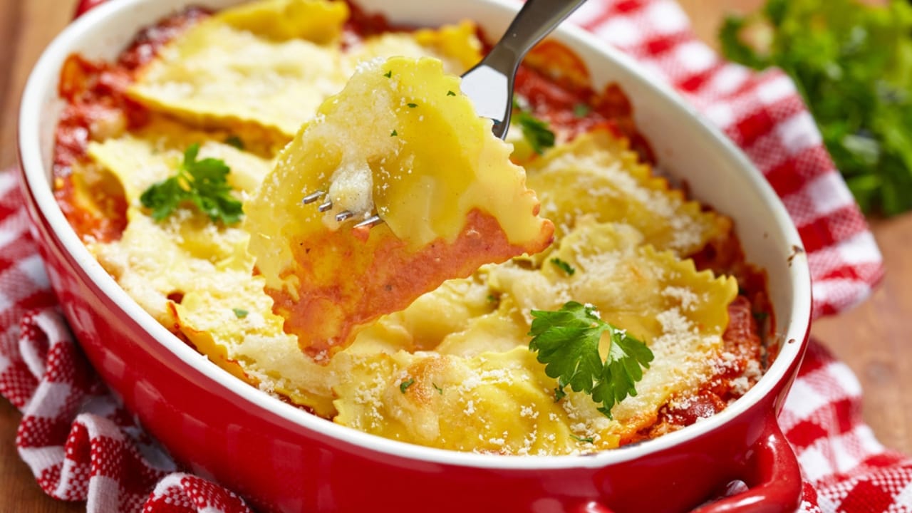 23 No-Fuss Dinner Recipes When You Don’t Want to Overthink It 14 23 No-Fuss Dinner Recipes When You Don’t Want to Overthink It - baked ravioli dp46992299