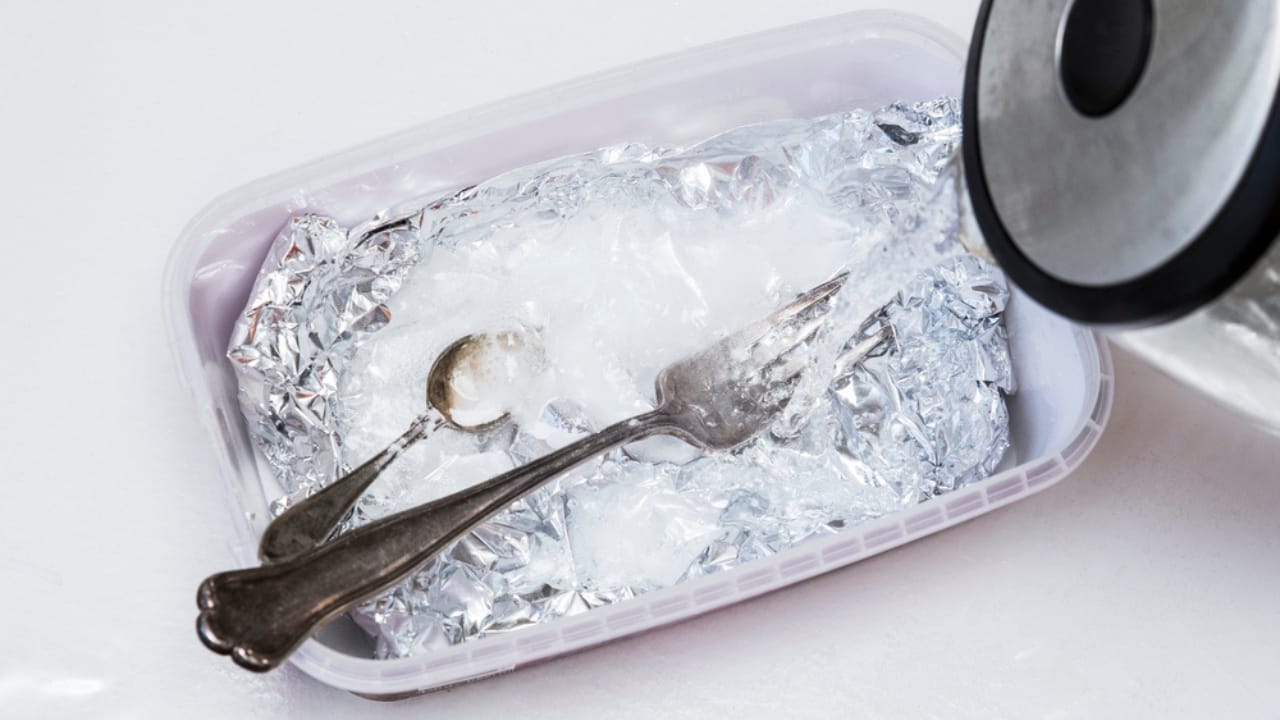 14 Clever Ways to Use Baking Soda Around the House - baking soda silverware boiling water dp358384868