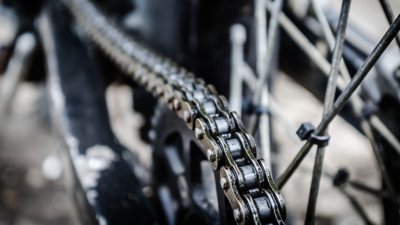 10 Times WD-40 Does More Harm Than Good 6 10 Times WD-40 Does More Harm Than Good - bike chain ss421788016