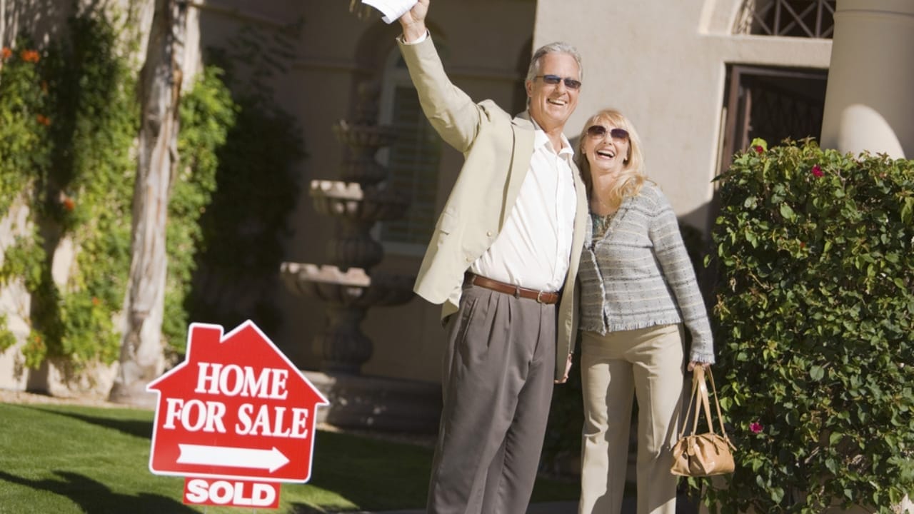 Homeownership Dreams Collide: Boomers’ Views vs. Millennials’ Reality - boomer for sale house ss109717961
