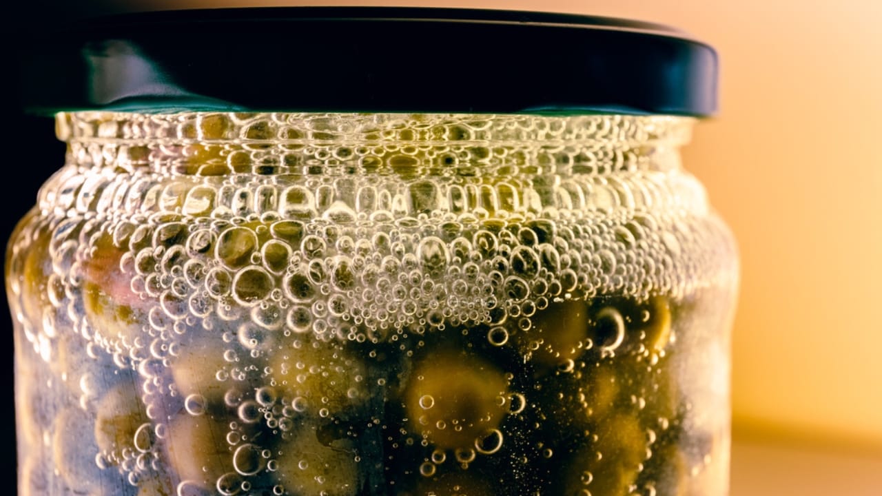 15 Canning Mistakes You Can’t Afford to Make 11 15 Canning Mistakes You Can’t Afford to Make - bubbles in jar dp402367254