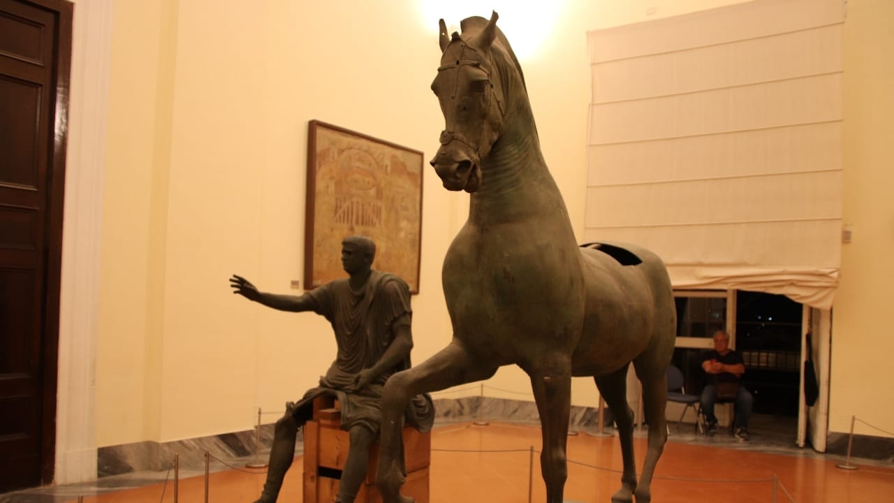 15 Wild Horse Facts Straight from History’s Pages 11 15 Wild Horse Facts Straight from History’s Pages - caligula horse wc