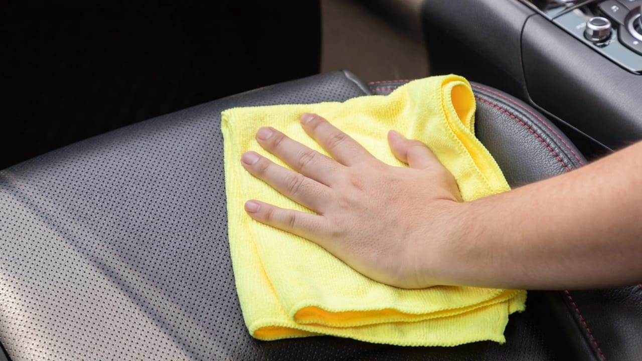 14 Clever Ways to Use Baking Soda Around the House - car interior cleaning dp225245564
