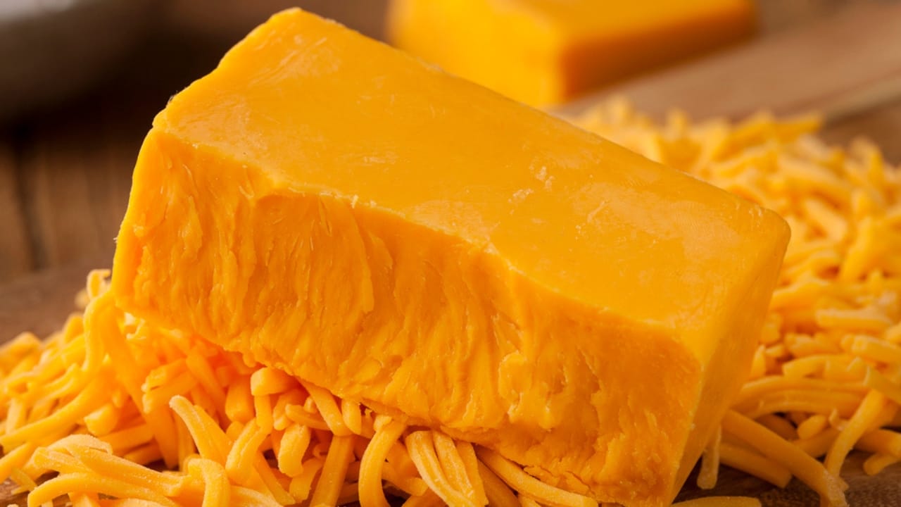 15 Wallet-Friendly Sources to Get Your Probiotics without Supplements 13 15 Wallet-Friendly Sources to Get Your Probiotics without Supplements - cheddar cheese dp40435305