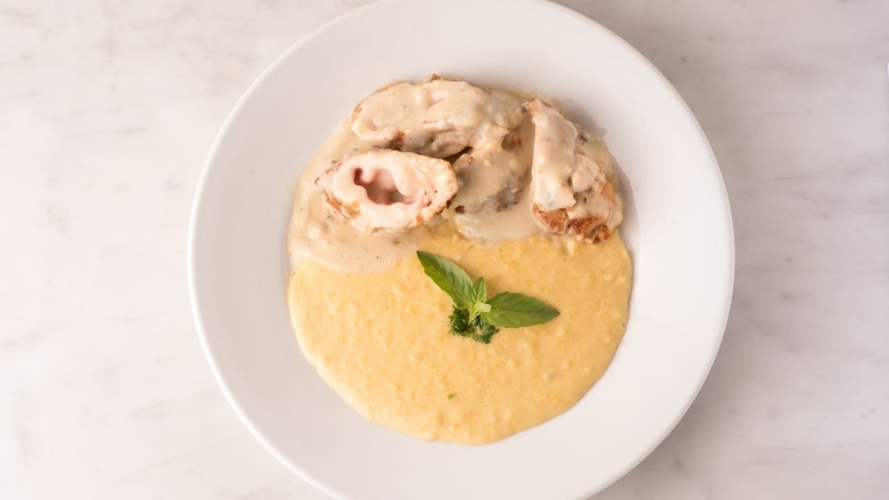 21 Hearty Protein-Packed Soups That Will Keep Your Tummy & Tastebuds Happy 5 21 Hearty Protein-Packed Soups That Will Keep Your Tummy & Tastebuds Happy - cheesy cordon bleu soup ss2131928137