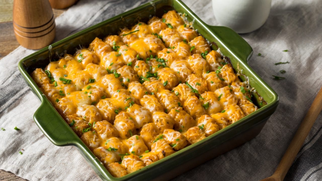 23 No-Fuss Dinner Recipes When You Don’t Want to Overthink It 8 23 No-Fuss Dinner Recipes When You Don’t Want to Overthink It - chicken tater tot dp235376894